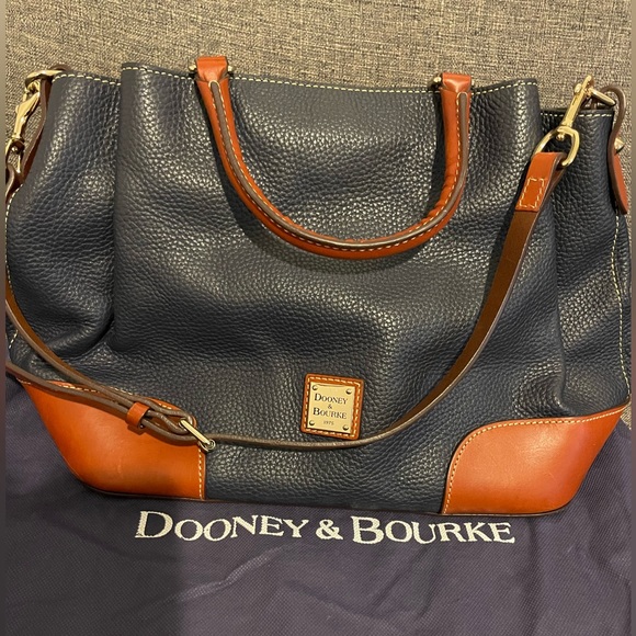 Dooney and Burke shoulder bag - Picture 3 of 6
